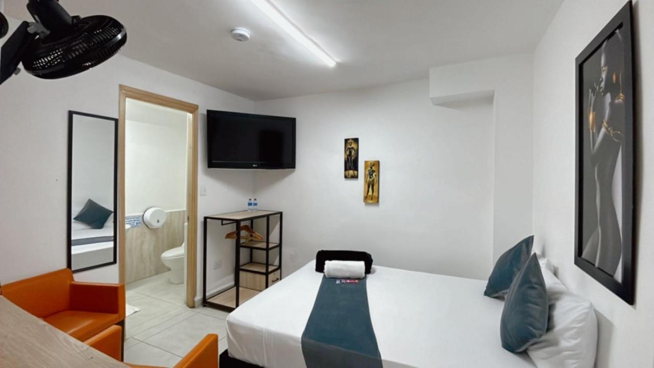 Lleras Place Hotel Medellín Buitenkant foto
